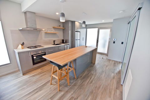Waterfront Apartments - Accommodation Kalgoorlie 1
