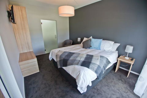 Waterfront Apartments - Accommodation Kalgoorlie 3