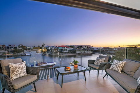 Waterfront Boutique Apartment - Personal Concierge - Accommodation Kalgoorlie 1