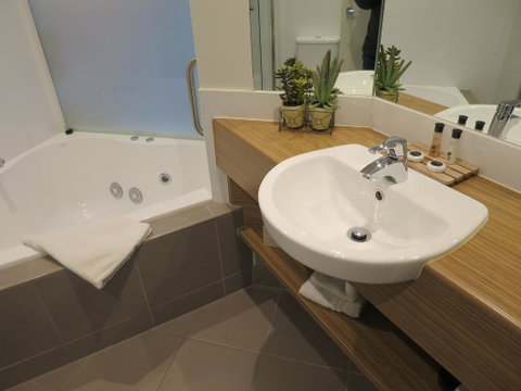 Waterfront@Waves - Accommodation Kalgoorlie 1