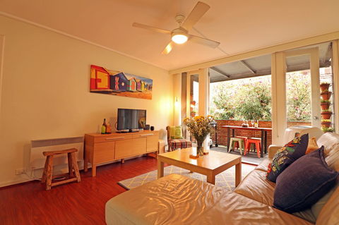 Colour Pop Fitzroy - 3 Bedroom Pet Friendly - Accommodation Kalgoorlie 1
