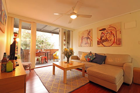 Colour Pop Fitzroy - 3 Bedroom Pet Friendly - Accommodation Kalgoorlie 2