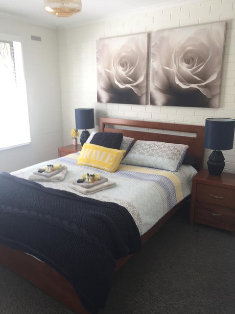 La Stella - Accommodation Kalgoorlie 0