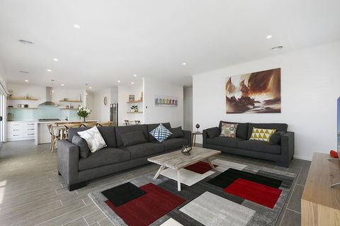 Tidal Changes - Rejuvenate Stays - Accommodation Kalgoorlie 2