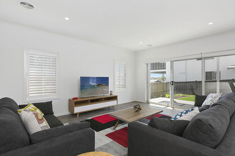 Tidal Changes - Rejuvenate Stays - Accommodation Kalgoorlie 3