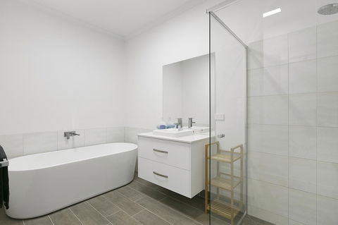 Tidal Changes - Rejuvenate Stays - Accommodation Kalgoorlie 8
