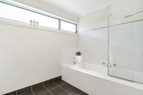 Bask At The Glade - Rejuvenate Stays - Accommodation Kalgoorlie 5