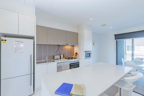 Stylish 3 Bedroom Townhouse - Free Parking - Accommodation Kalgoorlie 11