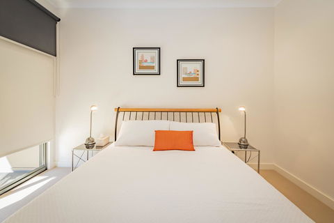 Stylish 3 Bedroom Townhouse - Free Parking - Accommodation Kalgoorlie 6