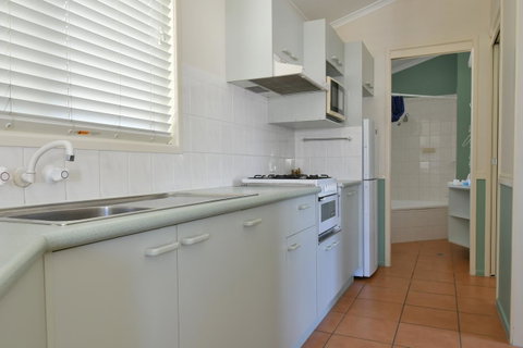 BIG4 Breeze Holiday Parks - Rainbow Beach - Accommodation Kalgoorlie 4
