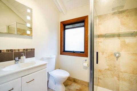 Airlie Beach Eco Cabins - Adults Only - Accommodation Kalgoorlie 22