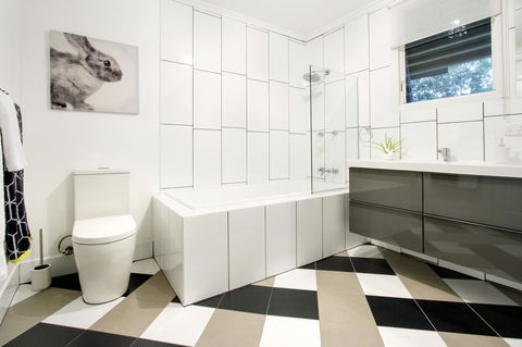 Airlie Beach Eco Cabins - Adults Only - Accommodation Kalgoorlie 34