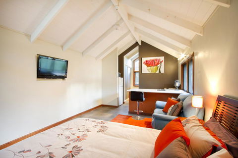 Airlie Beach Eco Cabins - Adults Only - Accommodation Kalgoorlie 9