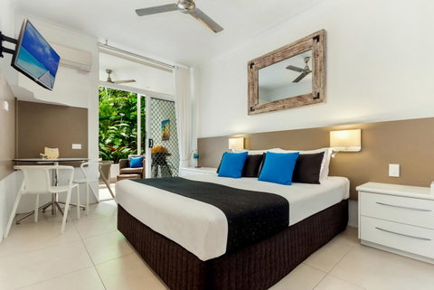 By The Sea Port Douglas - Accommodation Kalgoorlie 11