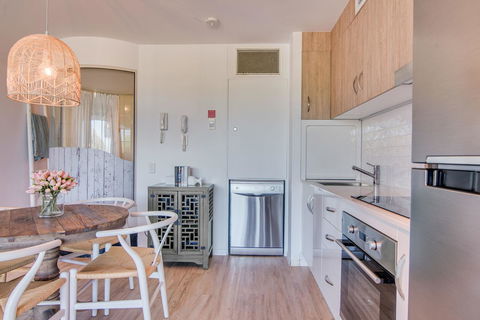 Grand Palais Boolarong Beachside Apartments - Accommodation Kalgoorlie 6