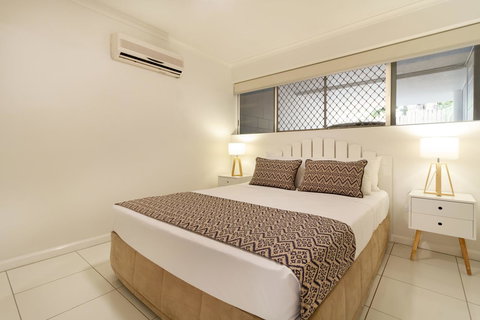 The White House Port Douglas - Accommodation Kalgoorlie 8