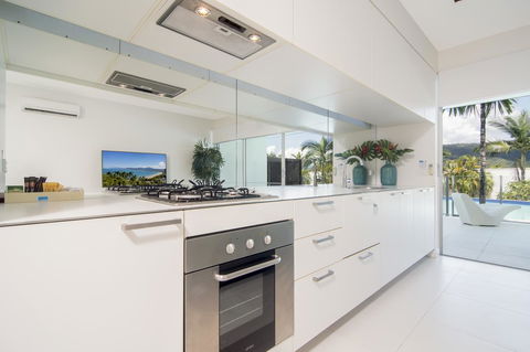 Pool Resort Port Douglas - Accommodation Kalgoorlie 8