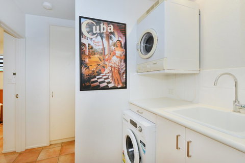 [ ANDY'S BEACH HOUSE ] - Accommodation Kalgoorlie 30