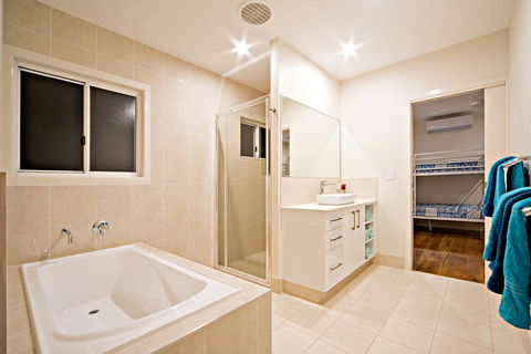 Whitsunday Luxury Homes - Accommodation Kalgoorlie 24