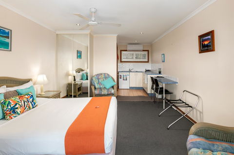 Sunlit Waters Studio Apartments - Accommodation Kalgoorlie 14