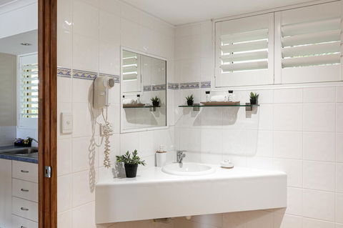 Sunlit Waters Studio Apartments - Accommodation Kalgoorlie 26