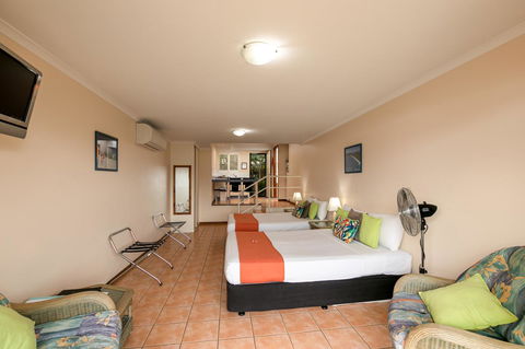 Sunlit Waters Studio Apartments - Accommodation Kalgoorlie 30