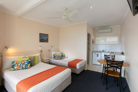 Sunlit Waters Studio Apartments - Accommodation Kalgoorlie 21