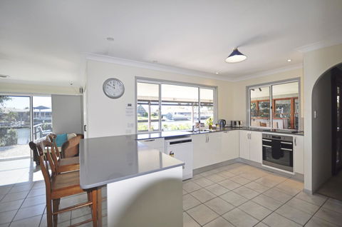 Bribie Island Canal Holiday Destination! - Accommodation Kalgoorlie 6