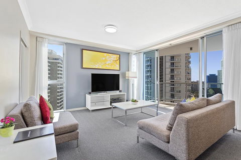 Beach Stay - Ocean & Riverview Resort Chevron Renaissance Central Surfers Paradise - Accommodation Kalgoorlie 7