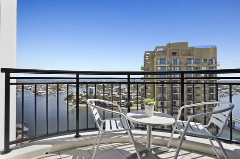 Beach Stay - Ocean & Riverview Resort Chevron Renaissance Central Surfers Paradise - Accommodation Kalgoorlie 13