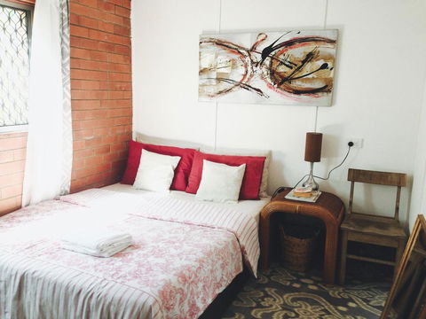 XYL Pets Friendly Seaside Boutique Guesthouse - Accommodation Kalgoorlie 0