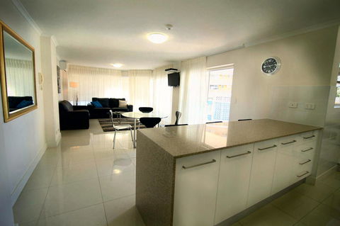 Grosvenor Beachfront Apartments Surfers Paradise - Accommodation Kalgoorlie 3