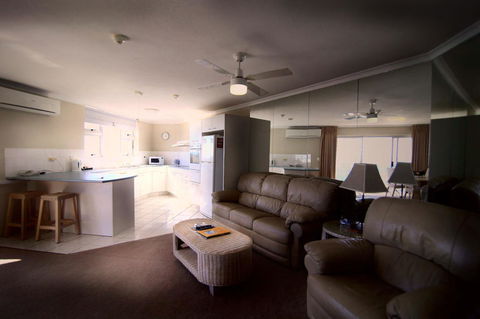 Grosvenor Beachfront Apartments Surfers Paradise - Accommodation Kalgoorlie 9