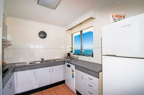 Seacrest Beachfront Apartments Surfers Paradise - Accommodation Kalgoorlie 7