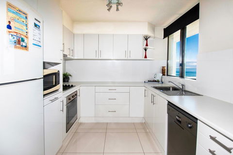 Seacrest Beachfront Apartments Surfers Paradise - Accommodation Kalgoorlie 23