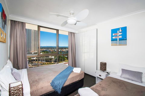 Seacrest Beachfront Apartments Surfers Paradise - Accommodation Kalgoorlie 3