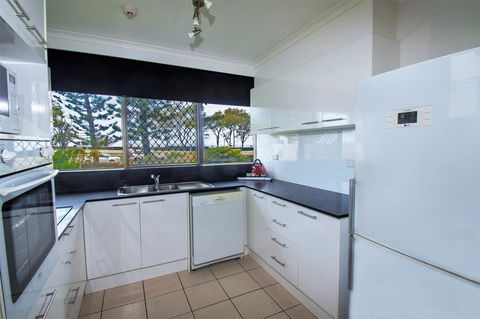 Seacrest Beachfront Apartments Surfers Paradise - Accommodation Kalgoorlie 12