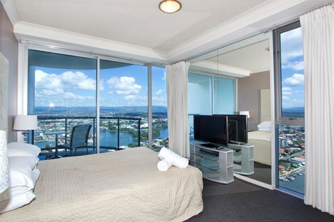 The Towers Of Chevron Renaissance - Holidays Gold Coast - Accommodation Kalgoorlie 8