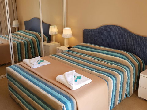Surfers Beach Resort One - Accommodation Kalgoorlie 24