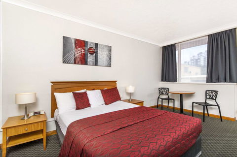 The Robert Towns - Accommodation Kalgoorlie 4