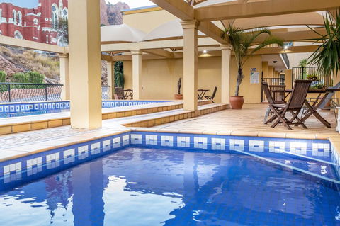 The Robert Towns - Accommodation Kalgoorlie 10