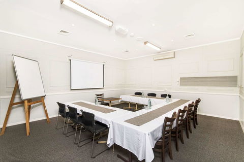 The Robert Towns - Accommodation Kalgoorlie 19