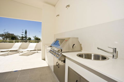 Kirra Surf Apartments - Accommodation Kalgoorlie 35