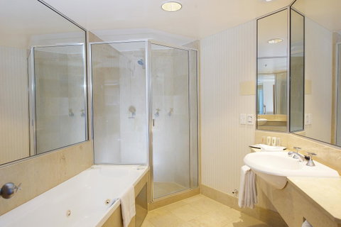 Crowne Plaza Surfers Paradise, An IHG Hotel - Accommodation Kalgoorlie 6