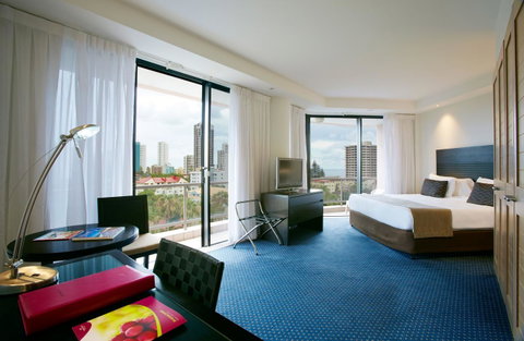 Crowne Plaza Surfers Paradise, An IHG Hotel - Accommodation Kalgoorlie 2