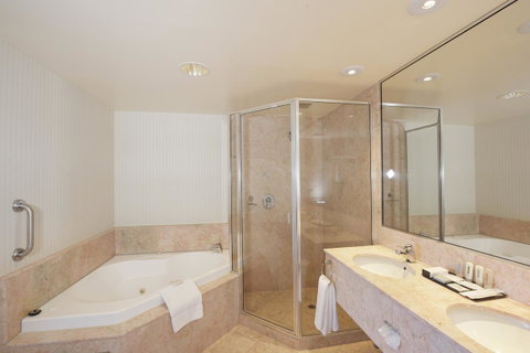 Crowne Plaza Surfers Paradise, An IHG Hotel - Accommodation Kalgoorlie 35