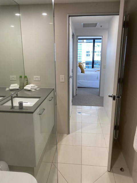 Circle On Cavill 2, 3, 4 & 5 Bedroom SkyHomes & SUB PENTHOUSES By Gold Coast Holidays - Accommodation Kalgoorlie 2