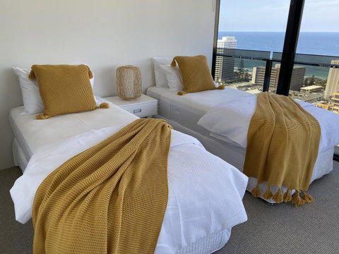 Circle On Cavill 2, 3, 4 & 5 Bedroom SkyHomes & SUB PENTHOUSES By Gold Coast Holidays - Accommodation Kalgoorlie 17