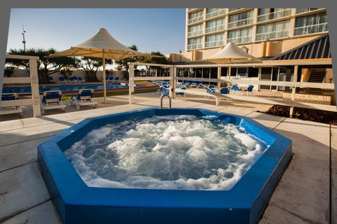 Chateau Beachside Resort - Accommodation Kalgoorlie 1