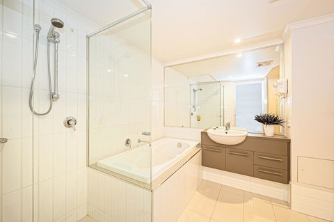 On The Bay Apartments - Accommodation Kalgoorlie 16
